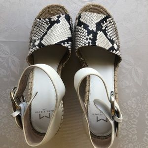 Marc Fisher White Snake Skin Alida Espadrille Wedge Sandals Shoes Women’s Size 9